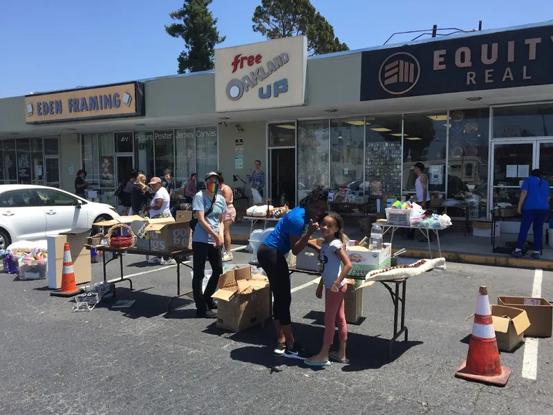 consignment shops Free Oakland UP