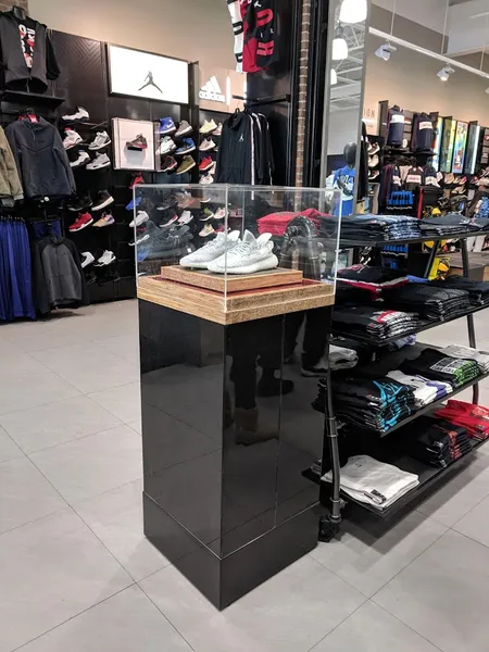 mens shoe stores Foot Locker