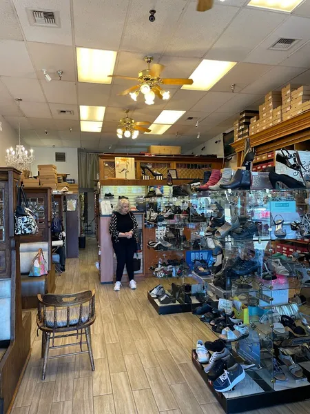 mens shoe stores Dorene's Wide Shoes