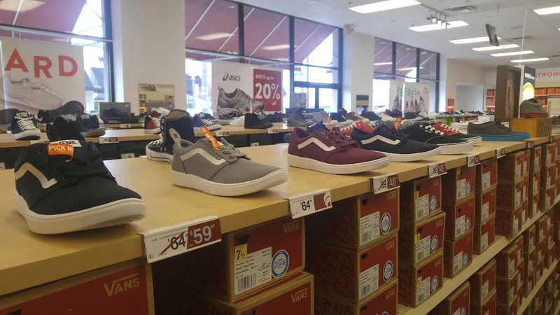 mens shoe stores Famous Footwear