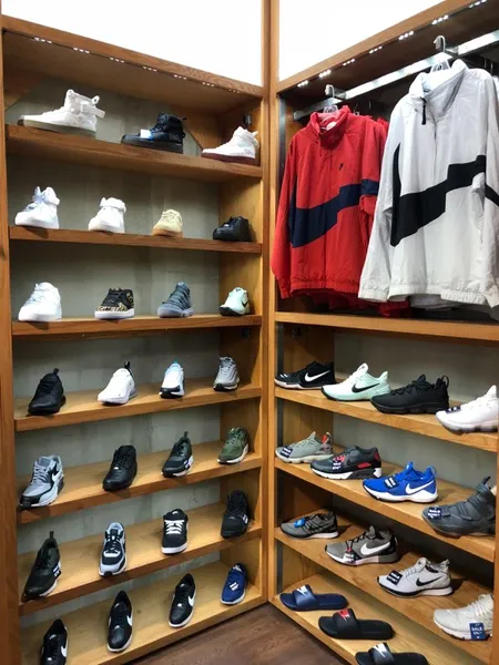 mens shoe stores Shiekh