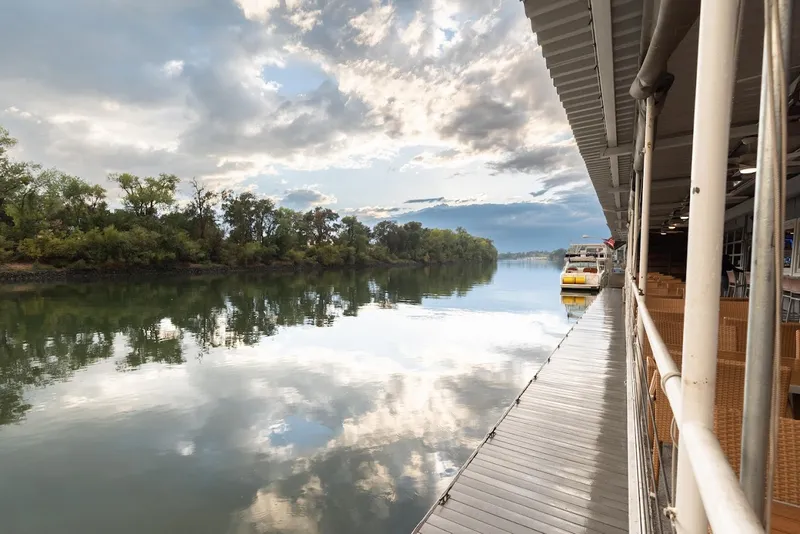 Seafood restaurants Crawdads on the River