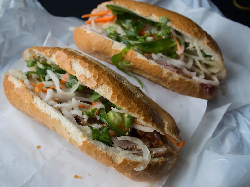 Sandwiches restaurants Huong Lan Sandwiches