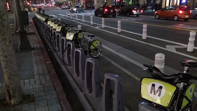 bike rentals Metro Bike Share: 7th & Flower