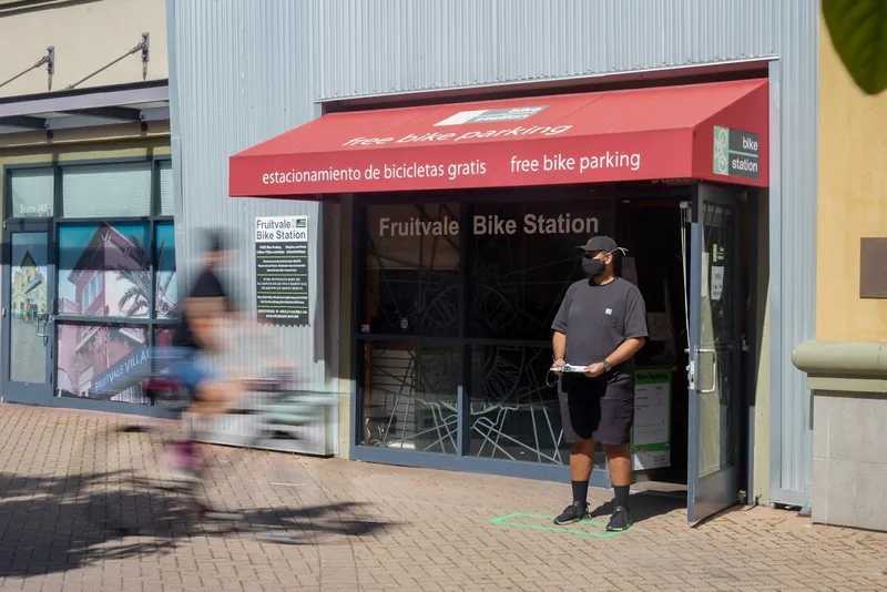 bike rentals Fruitvale BART Bike Station