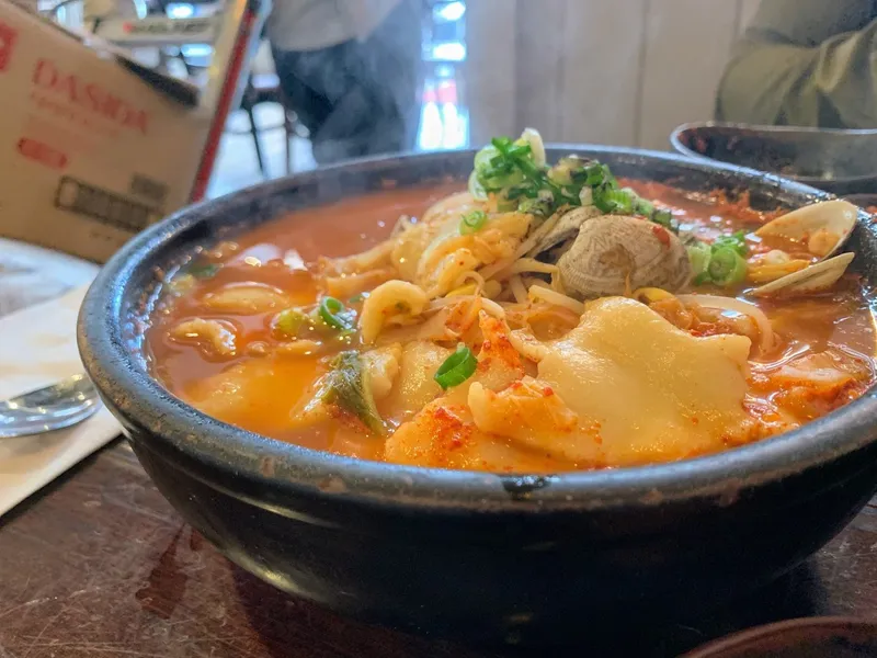 Shrimp Hangari Kalguksu