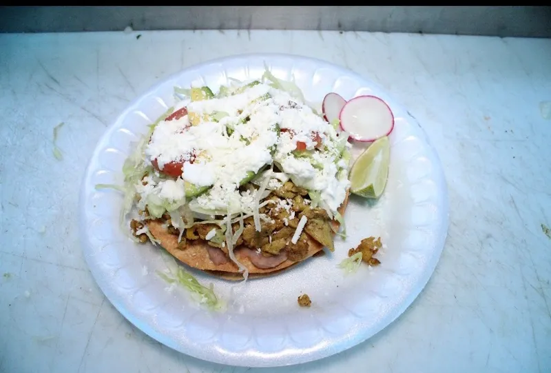Tacos los Chapulines (food truck)