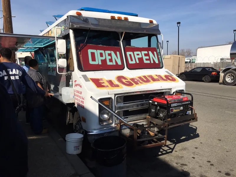 food trucks El Grullo Taco Truck