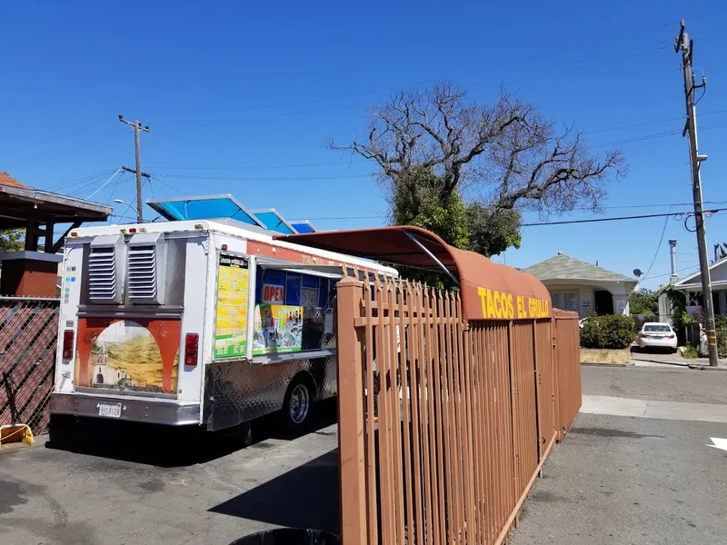 food trucks Tacos El Grullo ( Taco Truck )