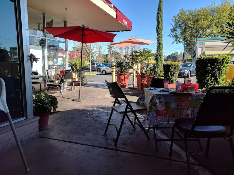 avocado toast Café San José