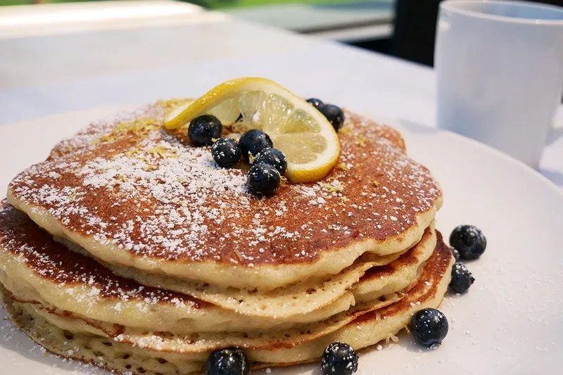 Pancakes Broken Yolk Cafe