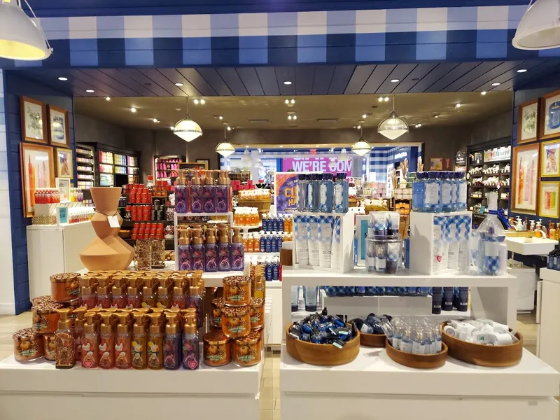 cosmetics stores Bath & Body Works