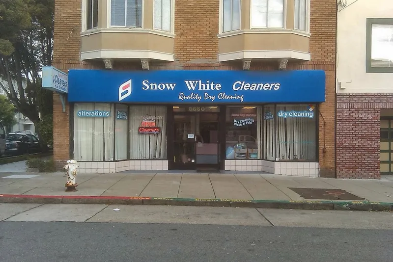 dry cleaning Snow White Cleaners in Richmond District