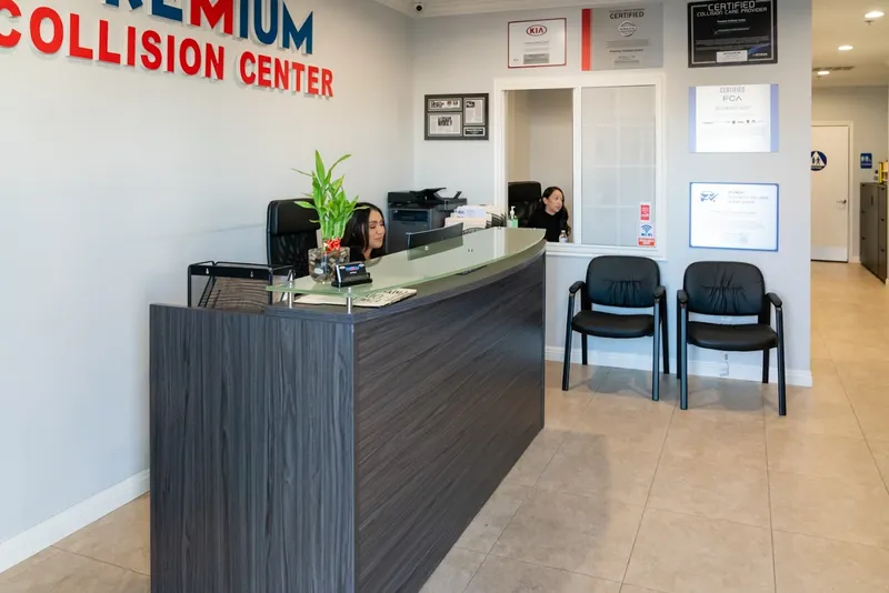 auto body shops PREMIUM COLLISION CENTER