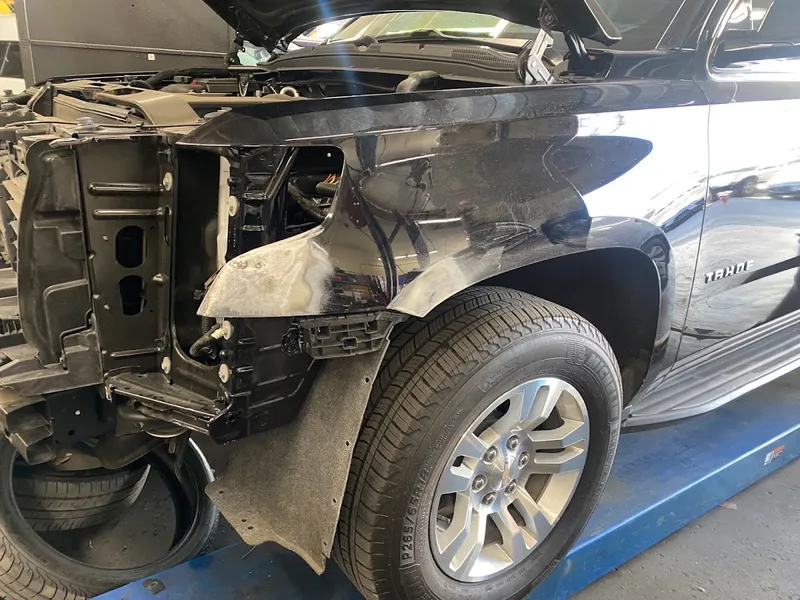 auto body shops Northridge Body Works