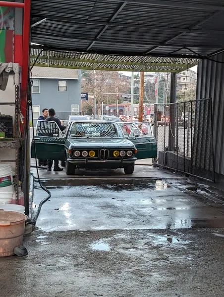 car wash Remy's Old Fashioned Hand Car Wash