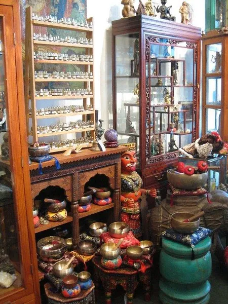 Gift Shops Objets d'Art & Spirit