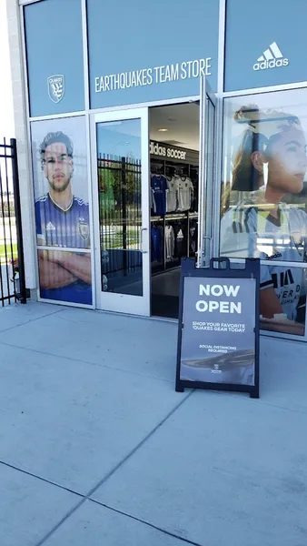 sports wear Quakes Team Store