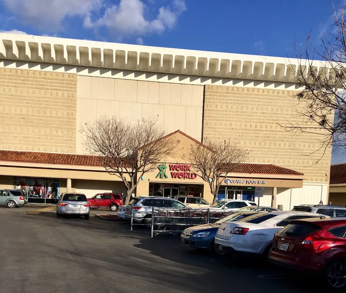 shopping malls Almaden Plaza