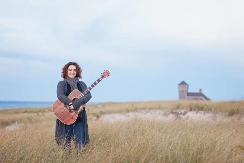 guitar lessons Lina Hayek Music