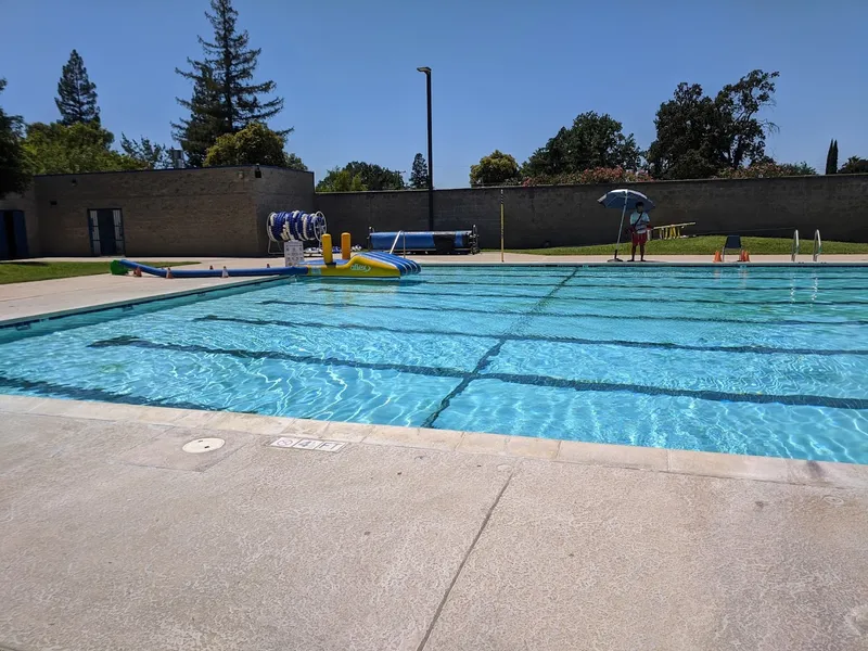 swimming lessons Fruitridge Aquatic Center