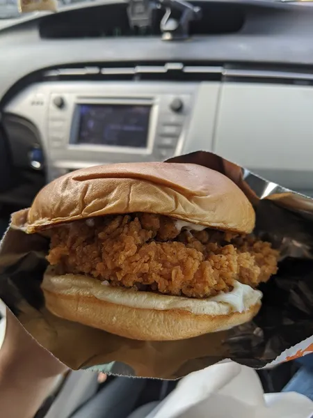 chicken sandwiches Popeyes Louisiana Kitchen