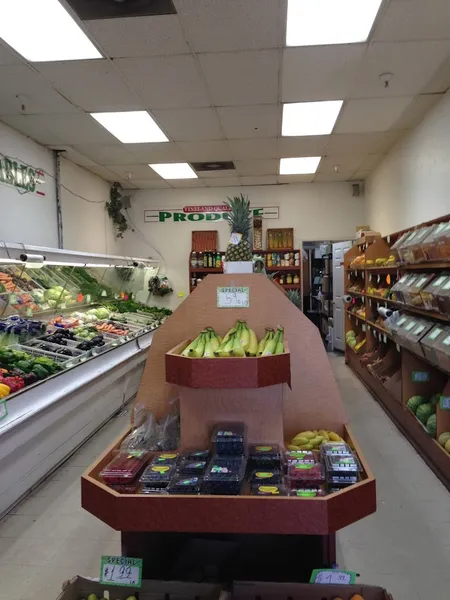 grocery stores Vineland Produce in North Hollywood