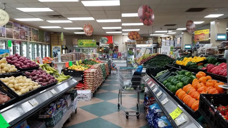 grocery stores Woodland Hills Market in Woodland Hills