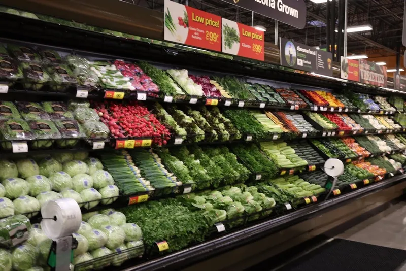 grocery stores Food4Less in North Long Beach