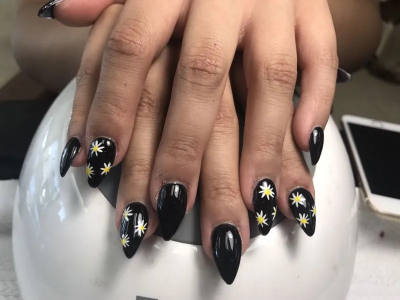 nail salons iNailology Spa & Bar San Diego