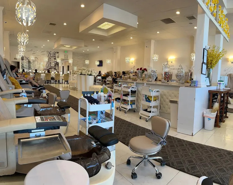 nail salons Ynot Nails Spa