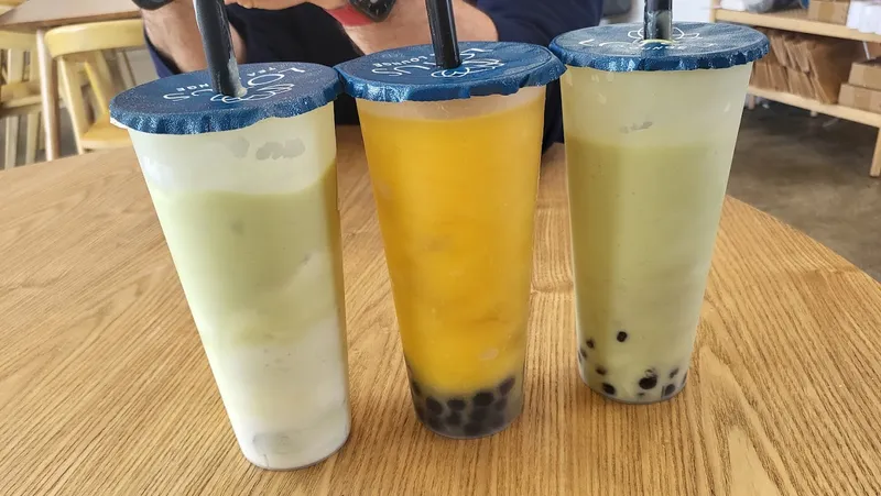 bubble tea Lotus Tea Lounge LB