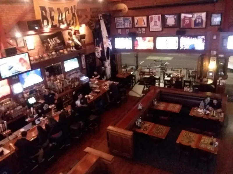 Legends Restaurant & Sports Bar