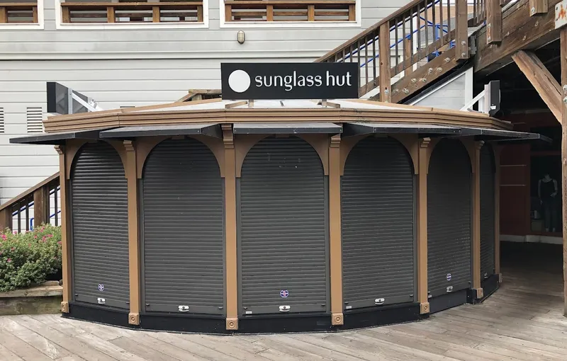 sunglasses stores Sunglass Hut