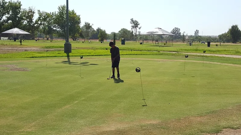 golf lessons Bluff Pointe Golf Course and Learning Center