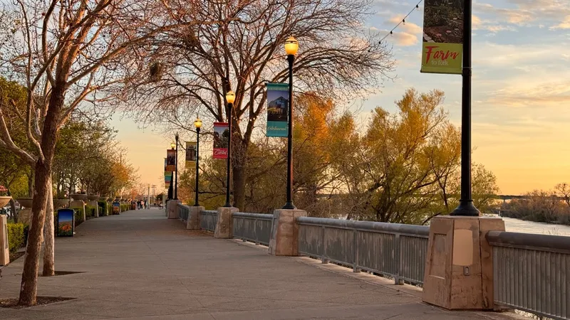 photo spots Riverfront Promenade