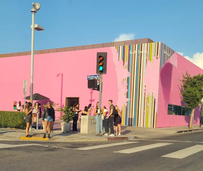 photo spots The Paul Smith Pink Wall