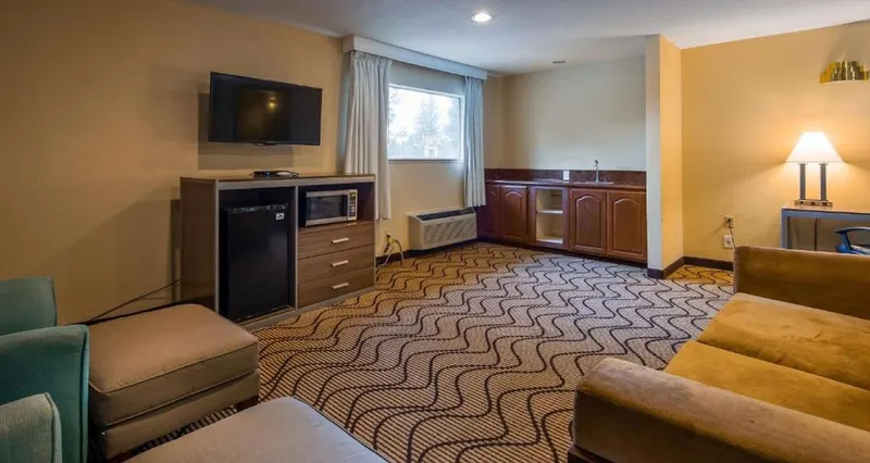 family resorts SureStay Plus By Best Western Sacramento North