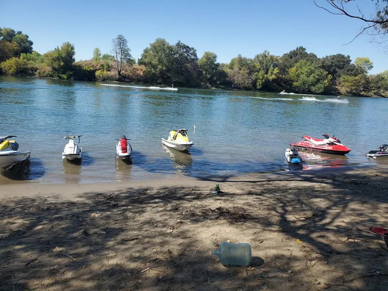 places to go kayaking Miller Regional Park