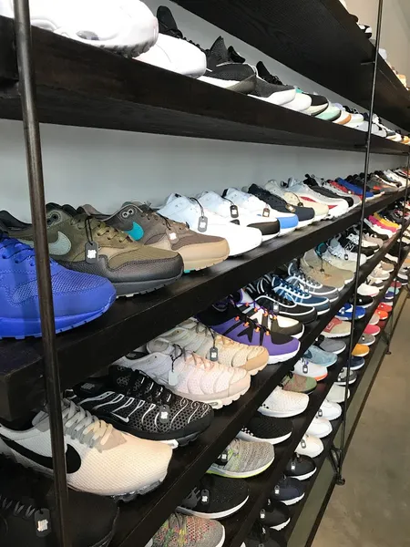 sneaker stores Undefeated La Brea