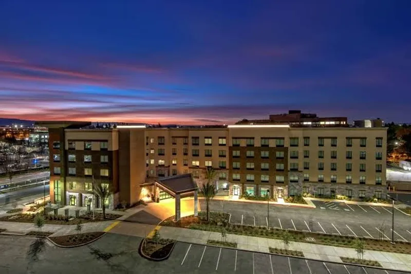 pet friendly hotels Hampton Inn & Suites San Jose Airport