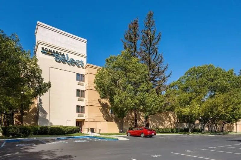 pet friendly hotels Sonesta Select San Jose Airport