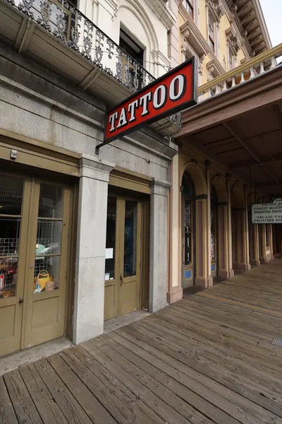 piercing shops Old Sac Tattoo