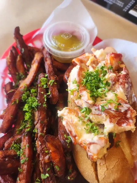 lobster rolls The Crab Bay