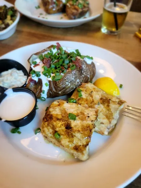 Yosemite Ranch - Steak, Fish, Bar