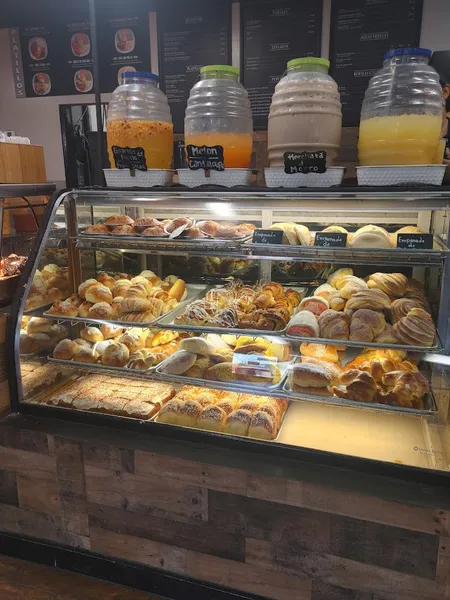 El Carrusel Bakery