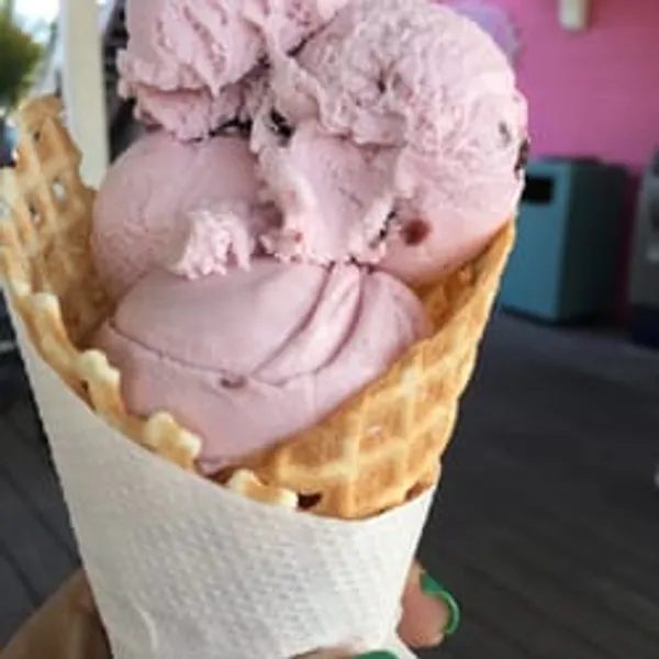 Ice Cream & Frozen Yogurt On The Boardwalk