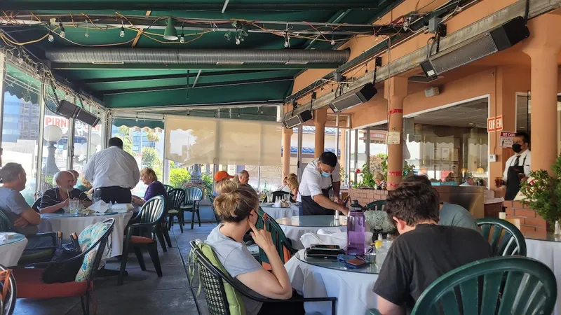 outdoor dining Emilio's Trattoria in Encino