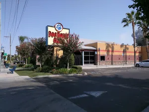 outdoor dining in Fresno