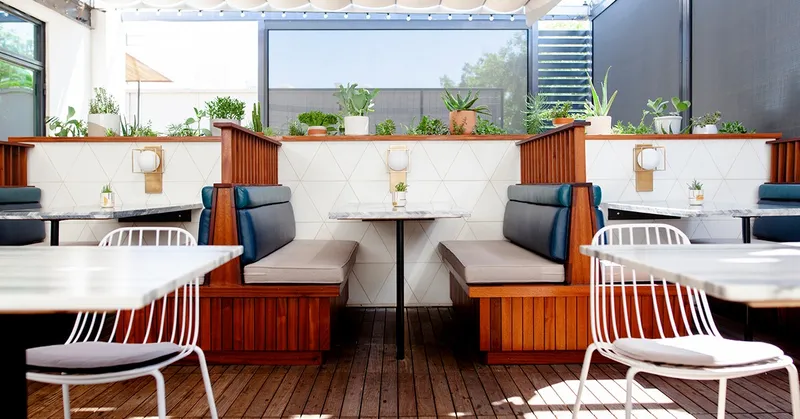 outdoor dining Canon | East Sacramento